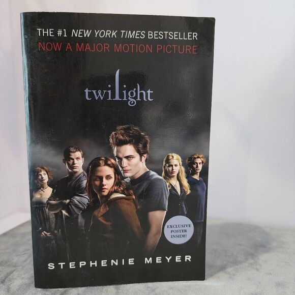 Twilight by Stephenie Meyer (2008, Trade Paperback) - Picture 1 of 4